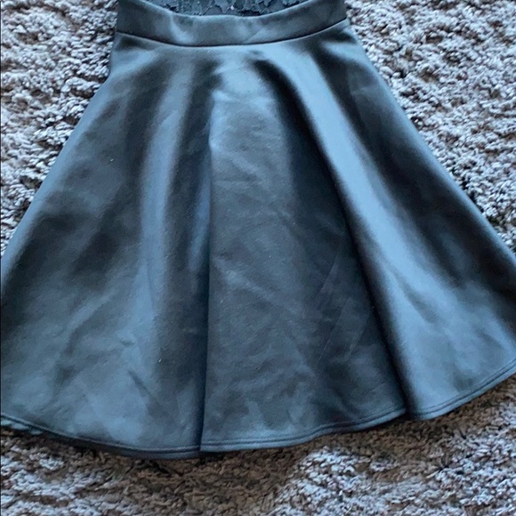 Black Mini Windsor Dress ! ✨ - Picture 3 of 7